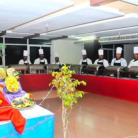 Hotel Central Park Ongole Экстерьер фото